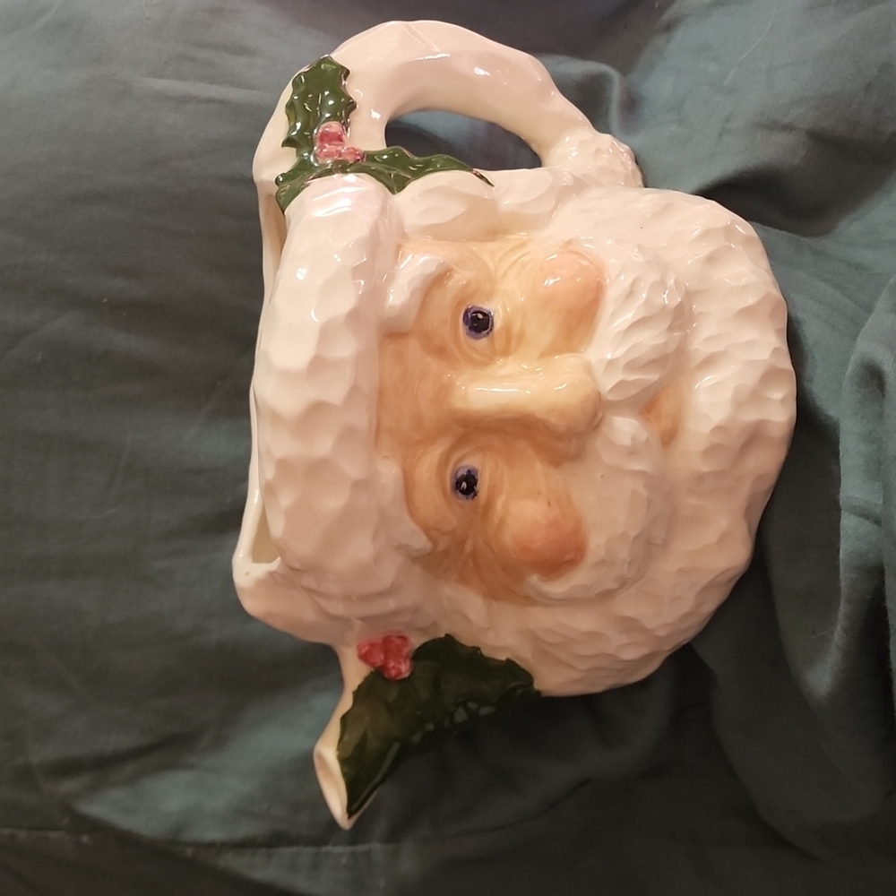 Santa face tea pot no lid